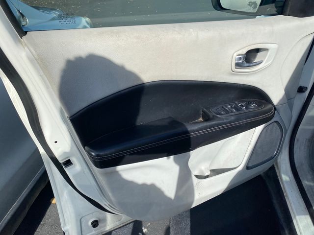 2019 Jeep Compass photo 15 of 19