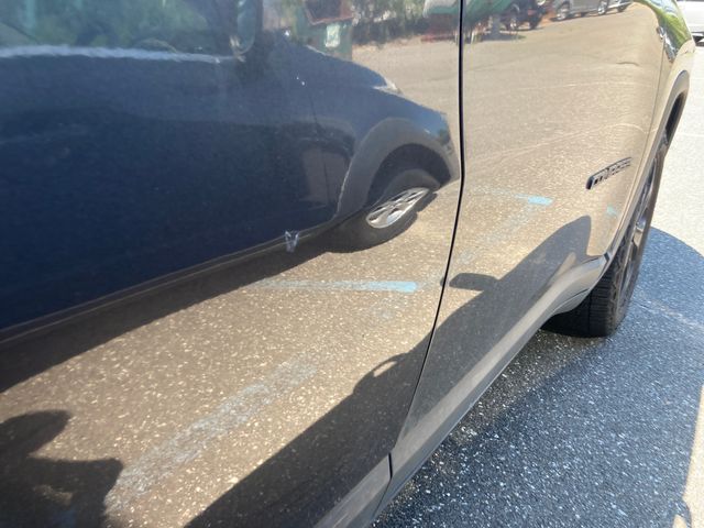 2021 Jeep Compass photo 4 of 12