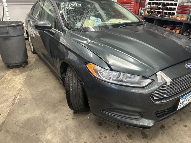 2015 FORD Fusion photo 2 of 5