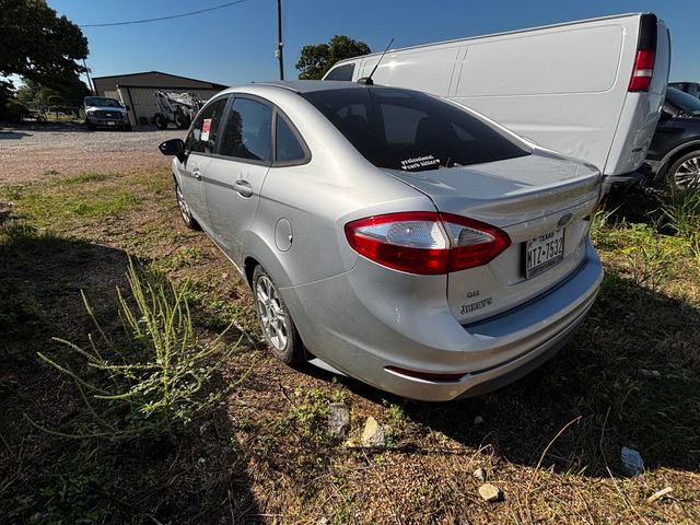 2014 FORD Fiesta photo 3 of 4