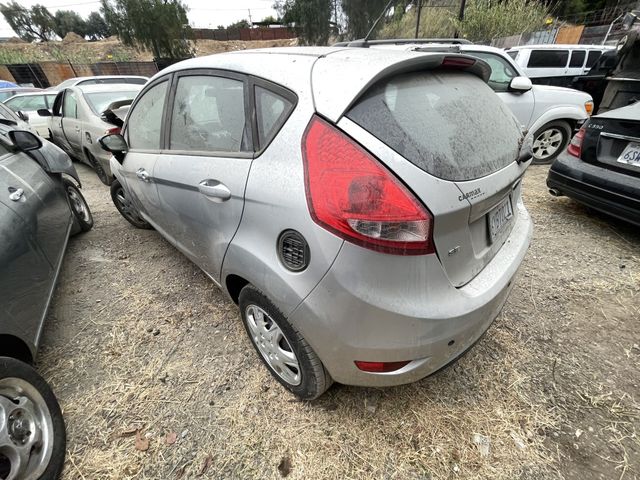 2012 Ford Fiesta photo 2 of 5