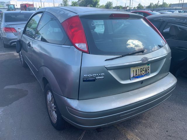2005 FORD Focus photo 4 of 5