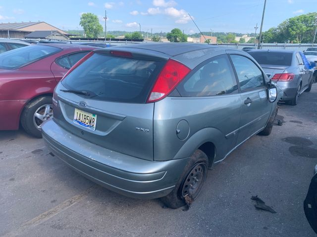 2005 FORD Focus photo 3 of 5