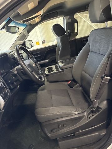 2015 CHEVROLET Silverado photo 6 of 8