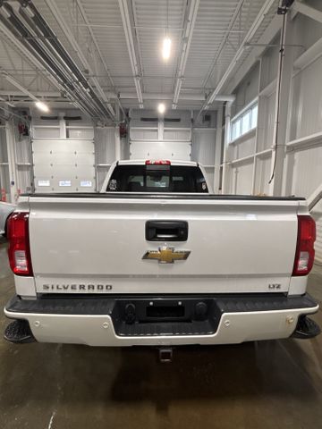 2017 CHEVROLET Silverado photo 3 of 8