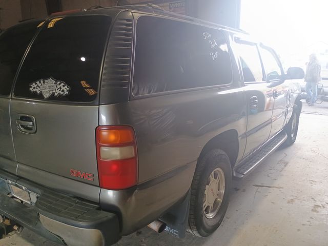 2001 GMC Yukon XL photo 6 of 16