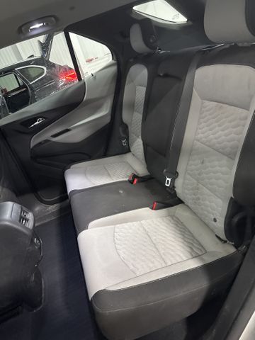 2020 CHEVROLET Equinox photo 7 of 8