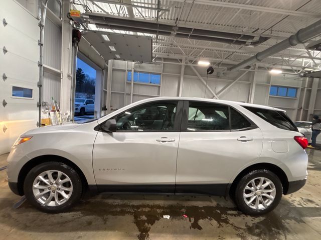 2020 CHEVROLET Equinox photo 2 of 8