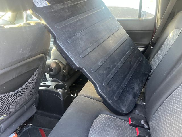 2010 Chevrolet HHR photo 4 of 6