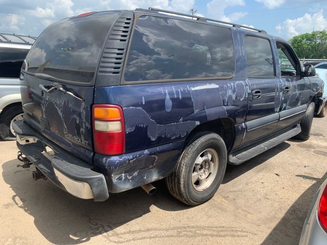 2002 CHEVROLET Suburban photo 4 of 6