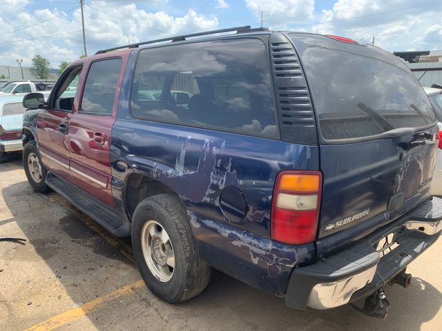 2002 CHEVROLET Suburban photo 5 of 6