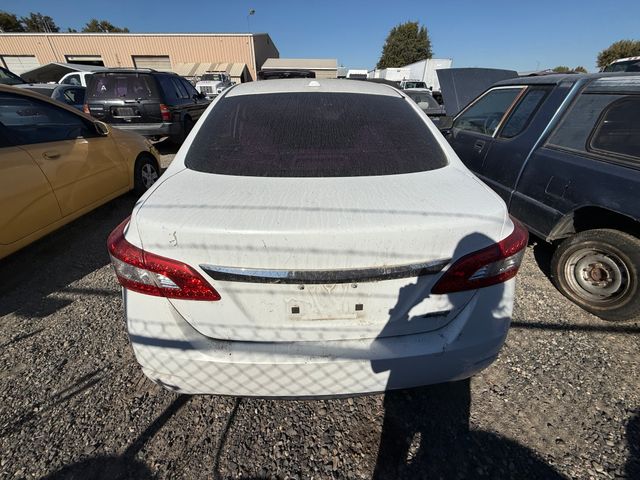 2014 NISSAN Sentra photo 3 of 12