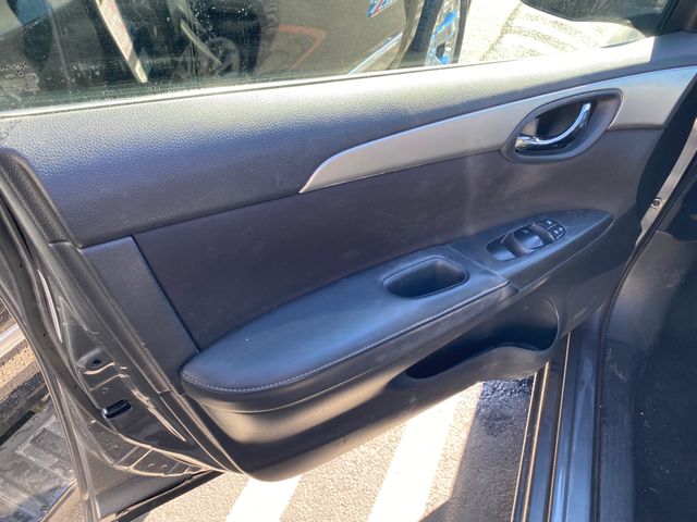 2019 Nissan Sentra photo 19 of 23