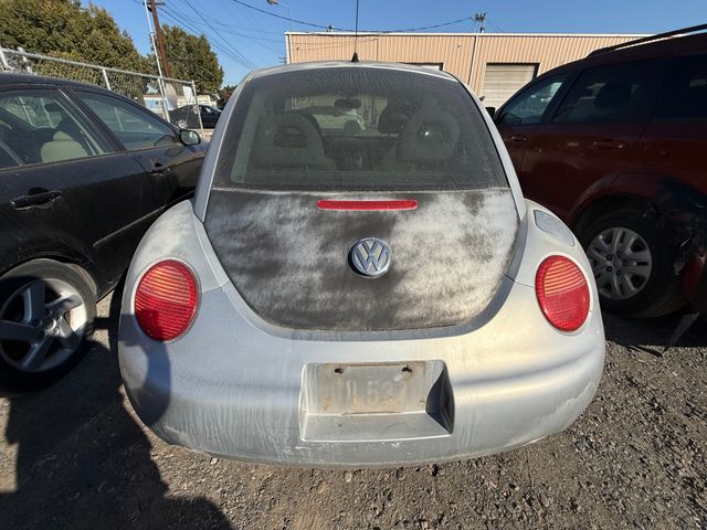 2001 VOLKSWAGEN Beetle photo 3 of 12