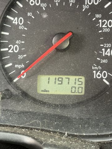 2003 VOLKSWAGEN Jetta photo 10 of 11