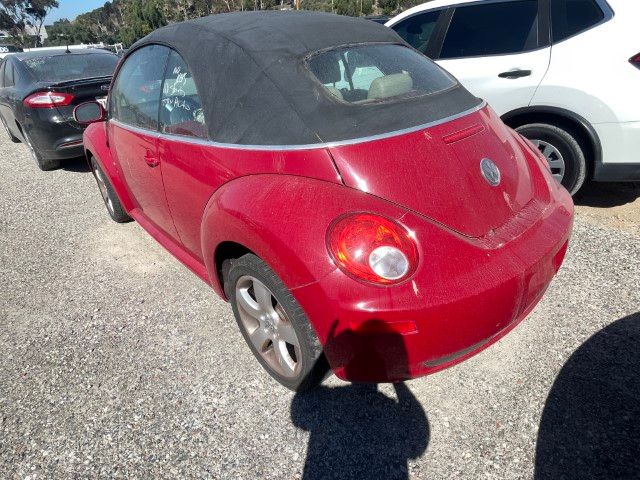 2006 Volkswagen New Beetle photo 2 of 5