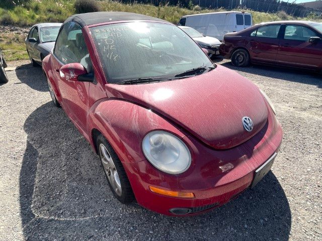 2006 Volkswagen New Beetle photo 4 of 5