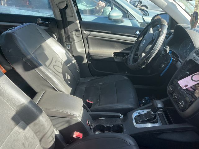 2005 Volkswagen New Jetta photo 3 of 6