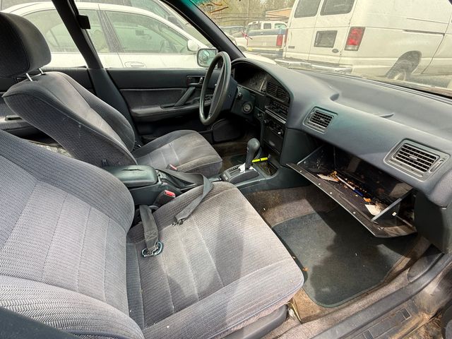 1993 SUBARU Legacy photo 4 of 11