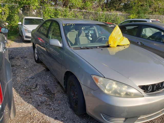 2005 TOYOTA Camry photo 3 of 7