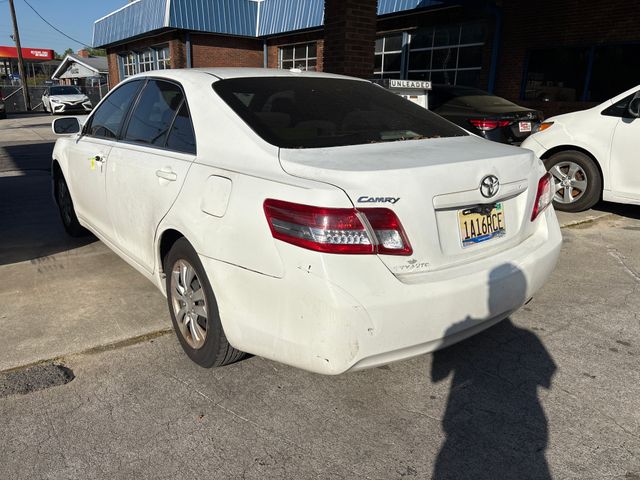 2010 TOYOTA Camry photo 2 of 4