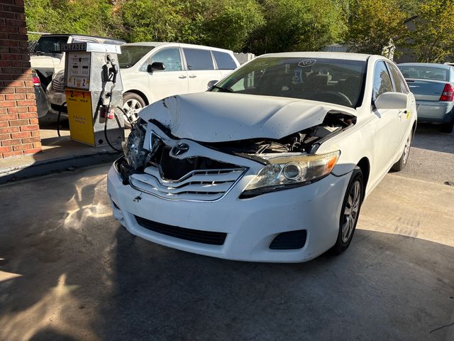 2010 TOYOTA Camry photo 1 of 4