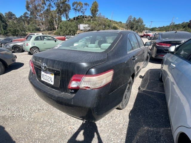 2011 Toyota Camry photo 3 of 5