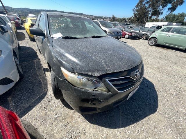 2011 Toyota Camry photo 4 of 5