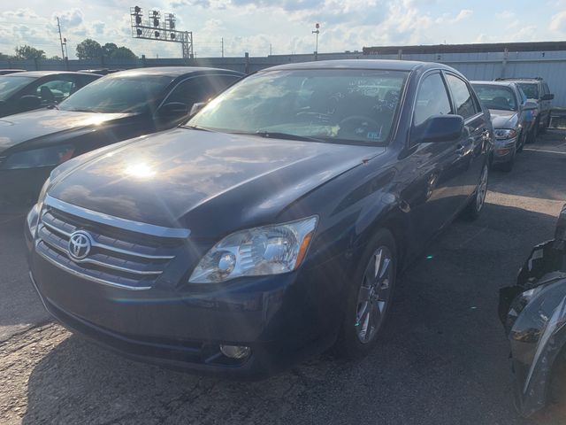 2006 TOYOTA Avalon photo 1 of 7