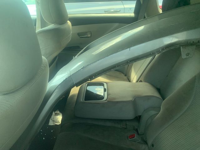 2011 TOYOTA Venza photo 3 of 6