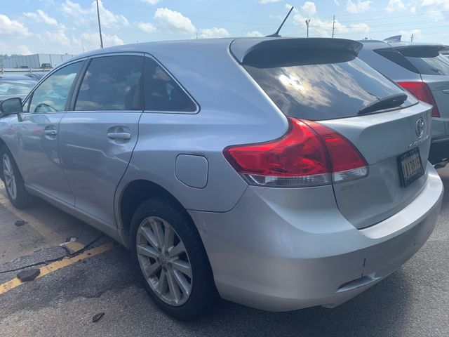 2011 TOYOTA Venza photo 4 of 6
