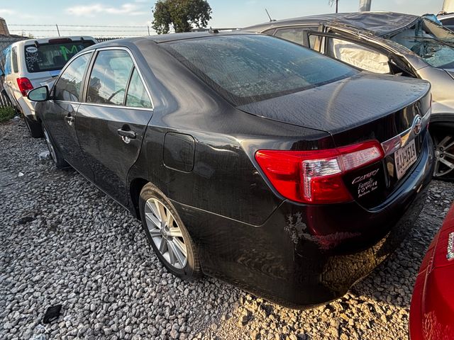 2013 TOYT Camry photo 3 of 4