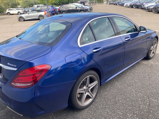 2018 Mercedes-Benz C-Class photo 3 of 11