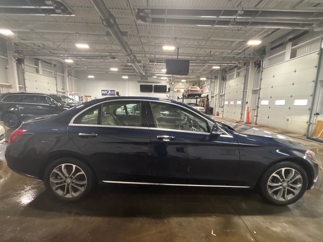 2016 Mercedes-Benz C-Class photo 4 of 8