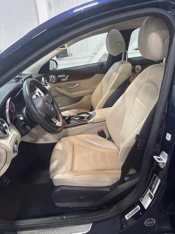 2016 Mercedes-Benz C-Class photo 6 of 8