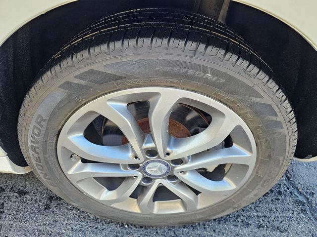 2016 Mercedes-Benz C300 4-MATIC photo 6 of 31