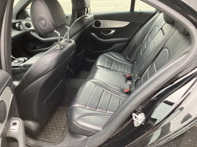 2016 Mercedes-Benz C-Class photo 6 of 13