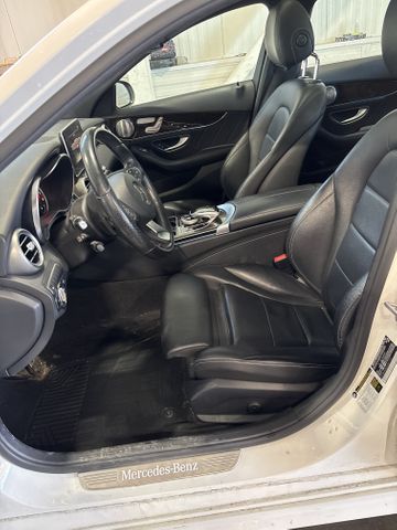 2018 Mercedes-Benz C-Class photo 6 of 8