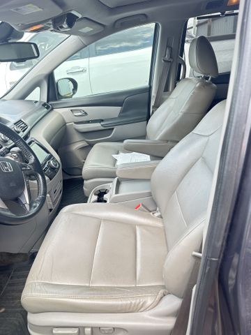 2015 HONDA Odyssey photo 5 of 10