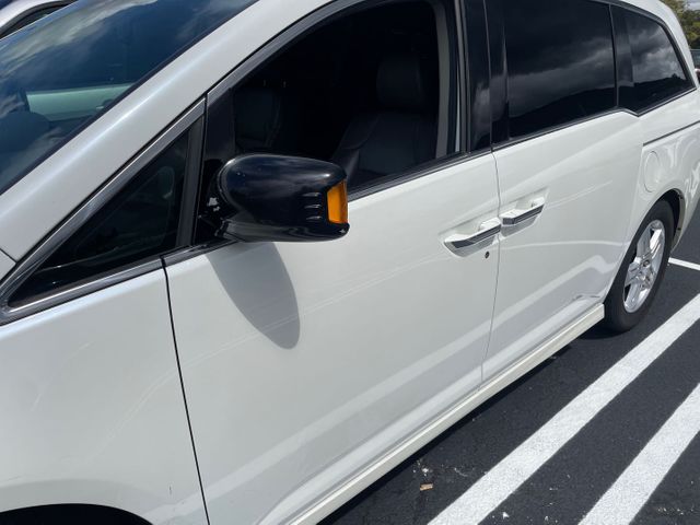 2013 Honda Odyssey photo 3 of 14