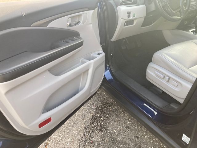 2018 Honda Pilot photo 11 of 14