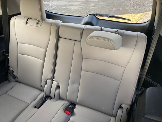 2018 Honda Pilot photo 9 of 14