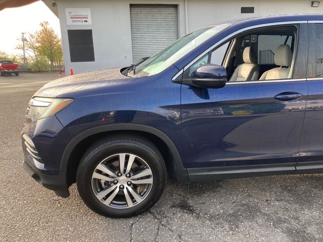 2018 Honda Pilot photo 2 of 14