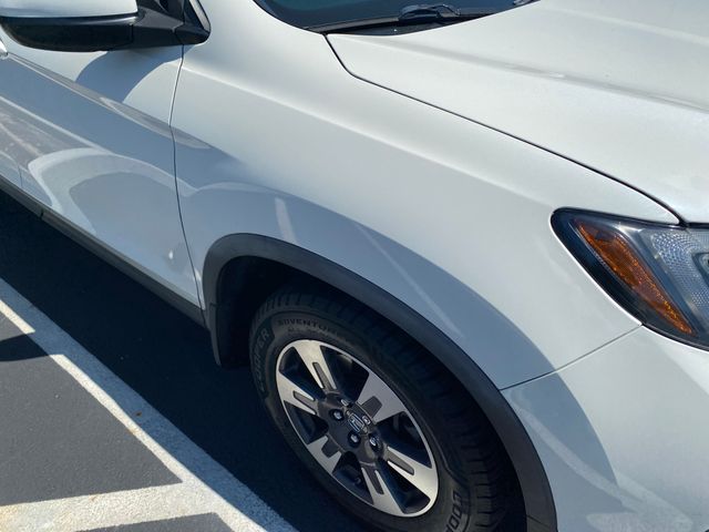 2019 HONDA Ridgeline photo 13 of 19