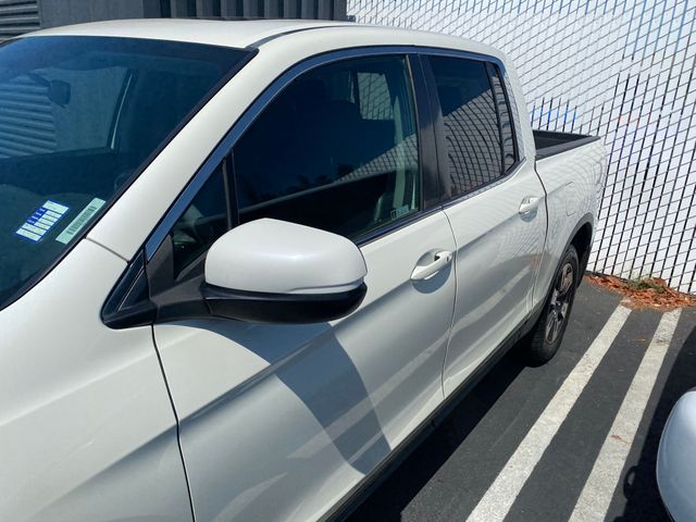 2019 HONDA Ridgeline photo 6 of 19