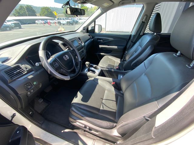 2019 HONDA Ridgeline photo 16 of 19