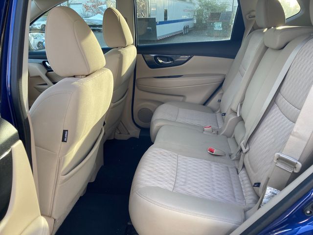2017 Nissan Rogue photo 10 of 14