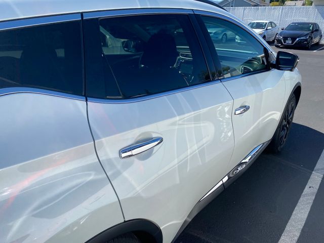 2017 NISSAN Murano photo 12 of 22