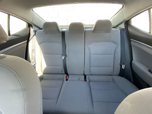 2019 HYUNDAI Elantra photo 18 of 20