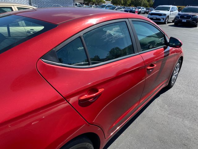 2019 HYUNDAI Elantra photo 12 of 20